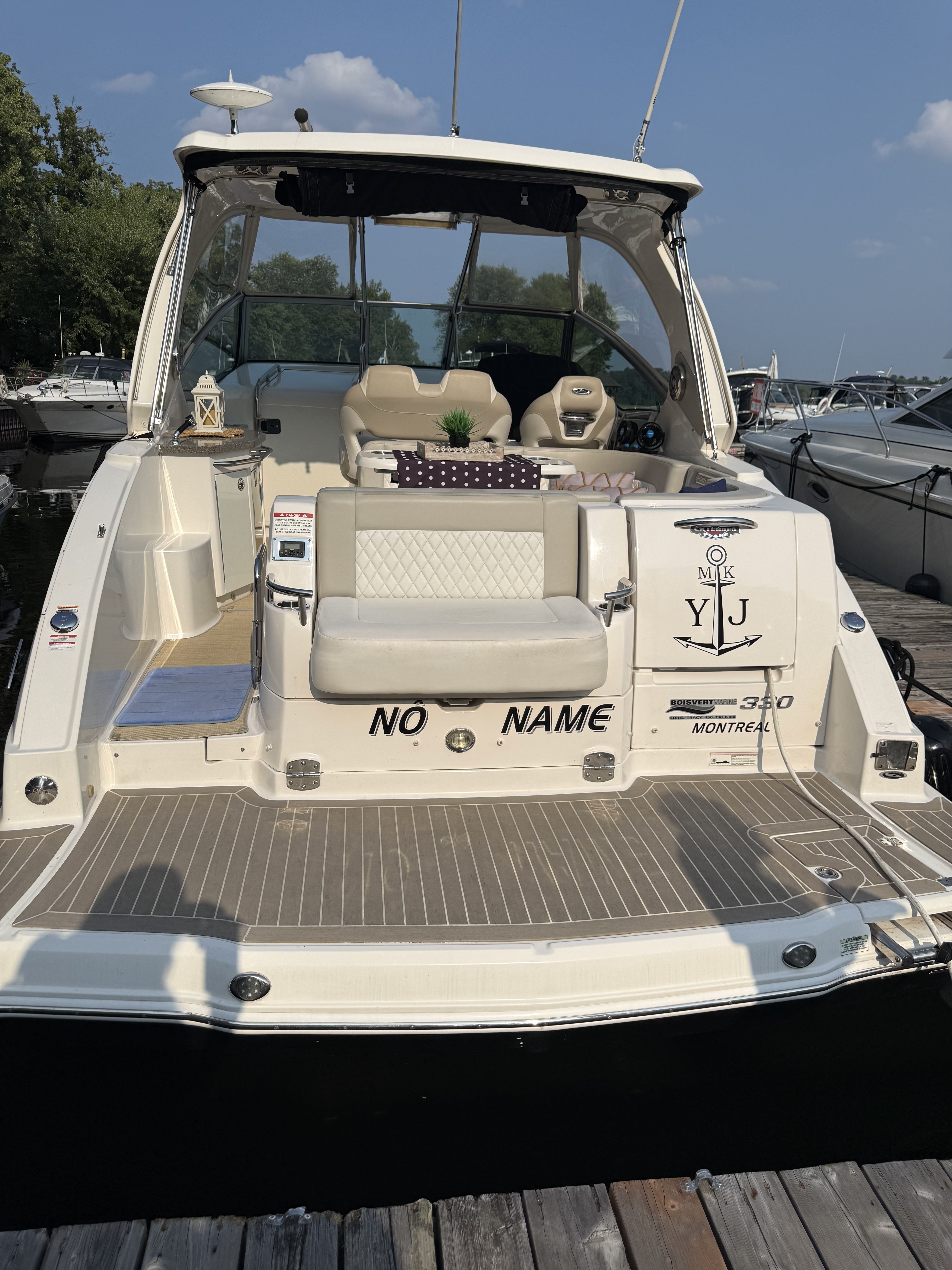 2014 Chaparral 330 Signature