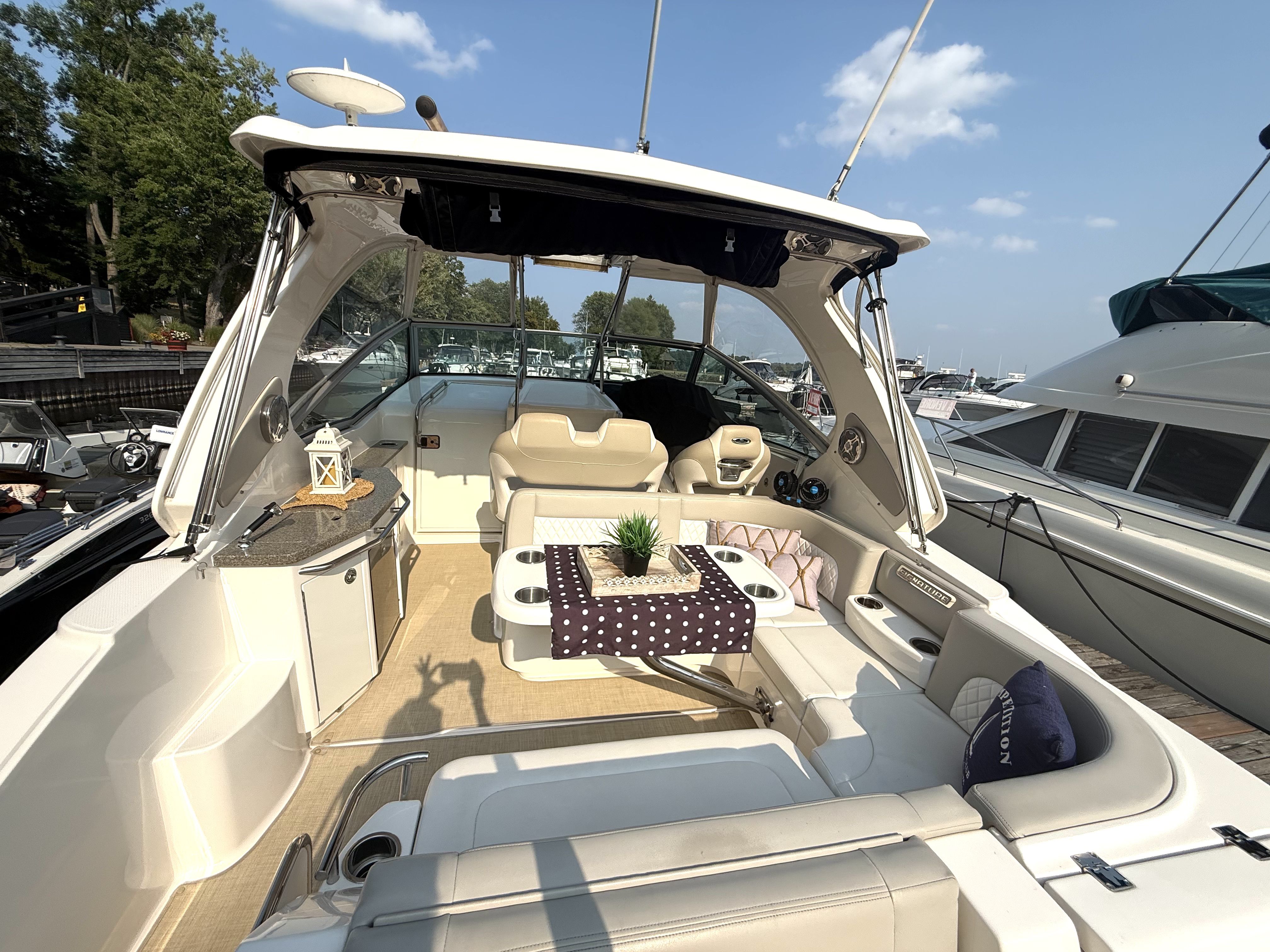 2014 Chaparral 330 Signature
