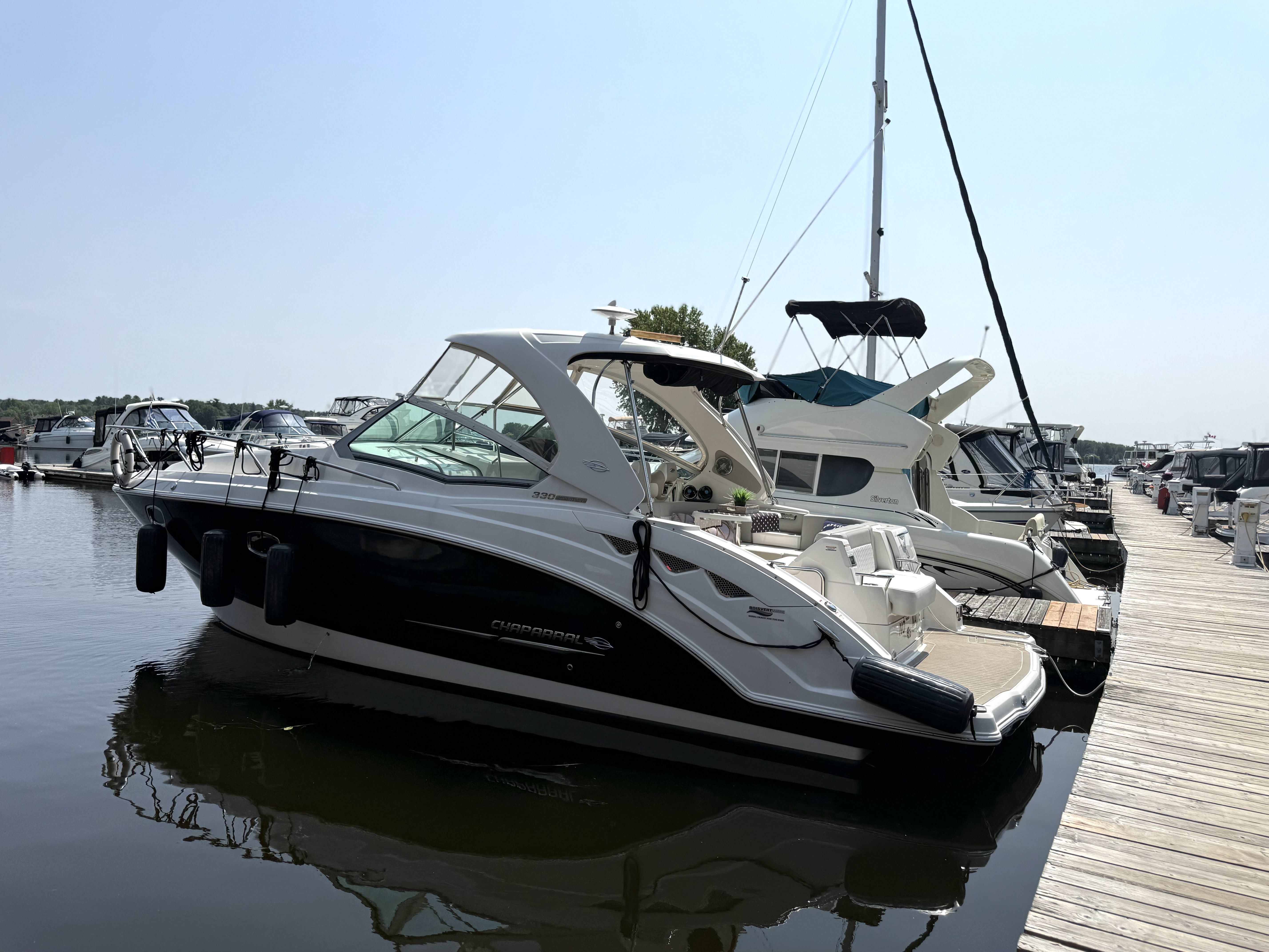 2014 Chaparral 330 Signature