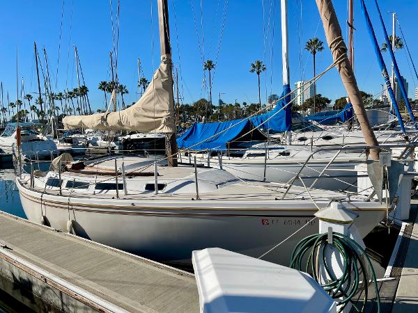1983 Catalina 30