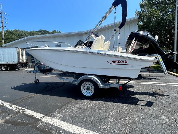 2025 Boston Whaler 130 Super Sport