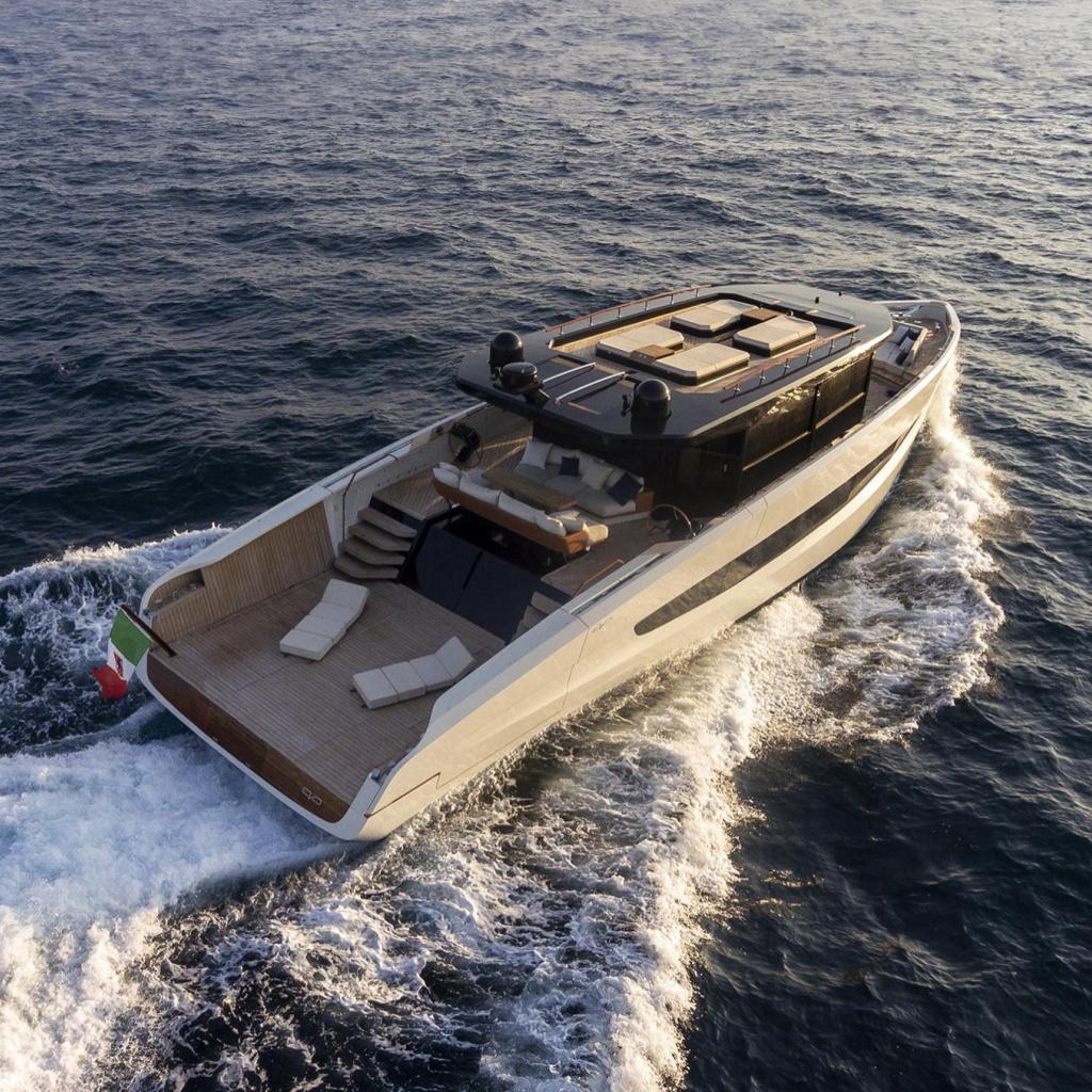 2025 Evo Yachts V8