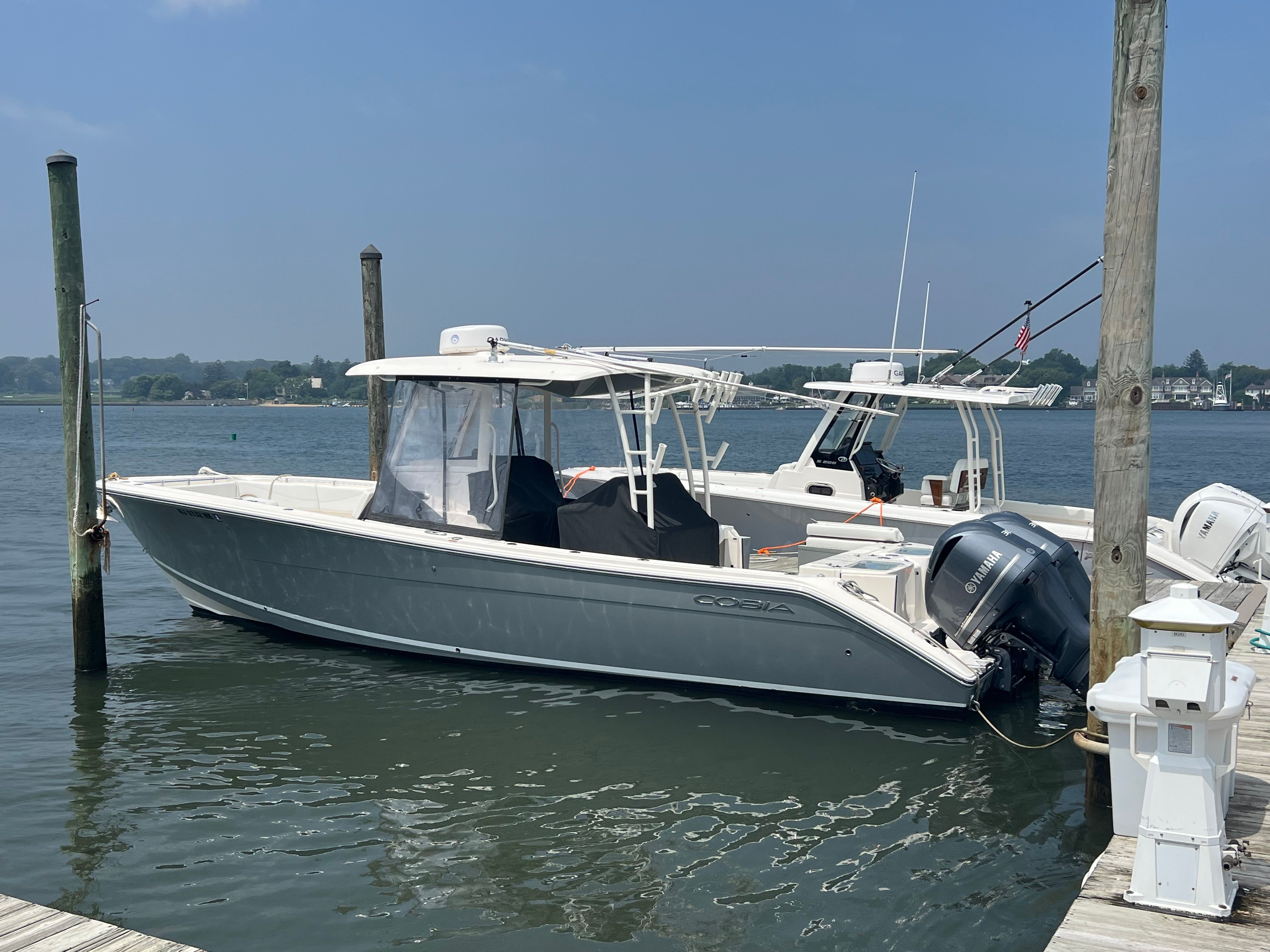 2020 Cobia 320 CC