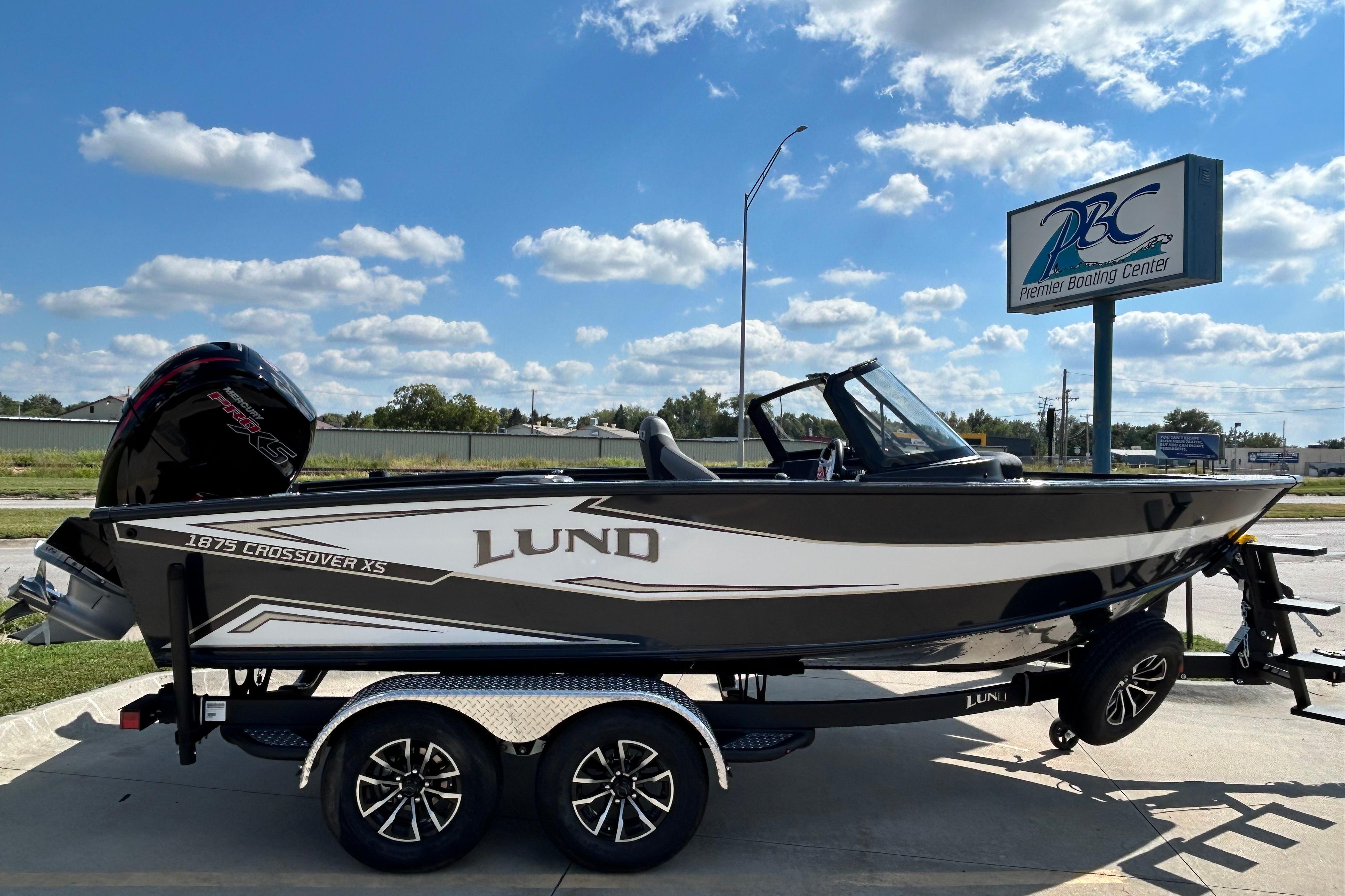 2026 Lund 1875 Crossover XS
