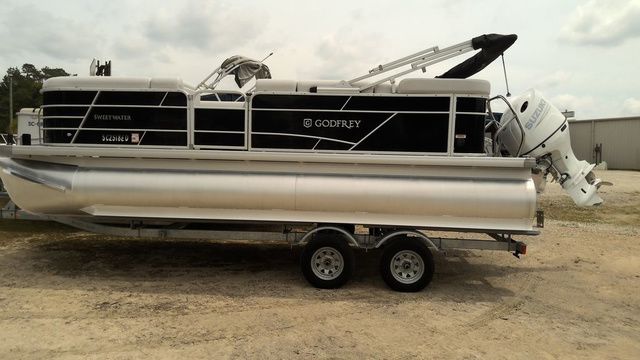 2023 Godfrey Marine Sweetwater 2186 C