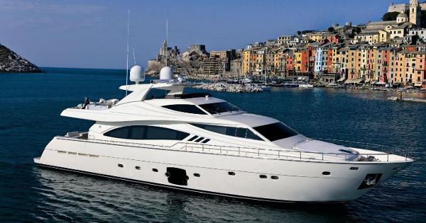 Ferretti Yachts 88 PROFILE