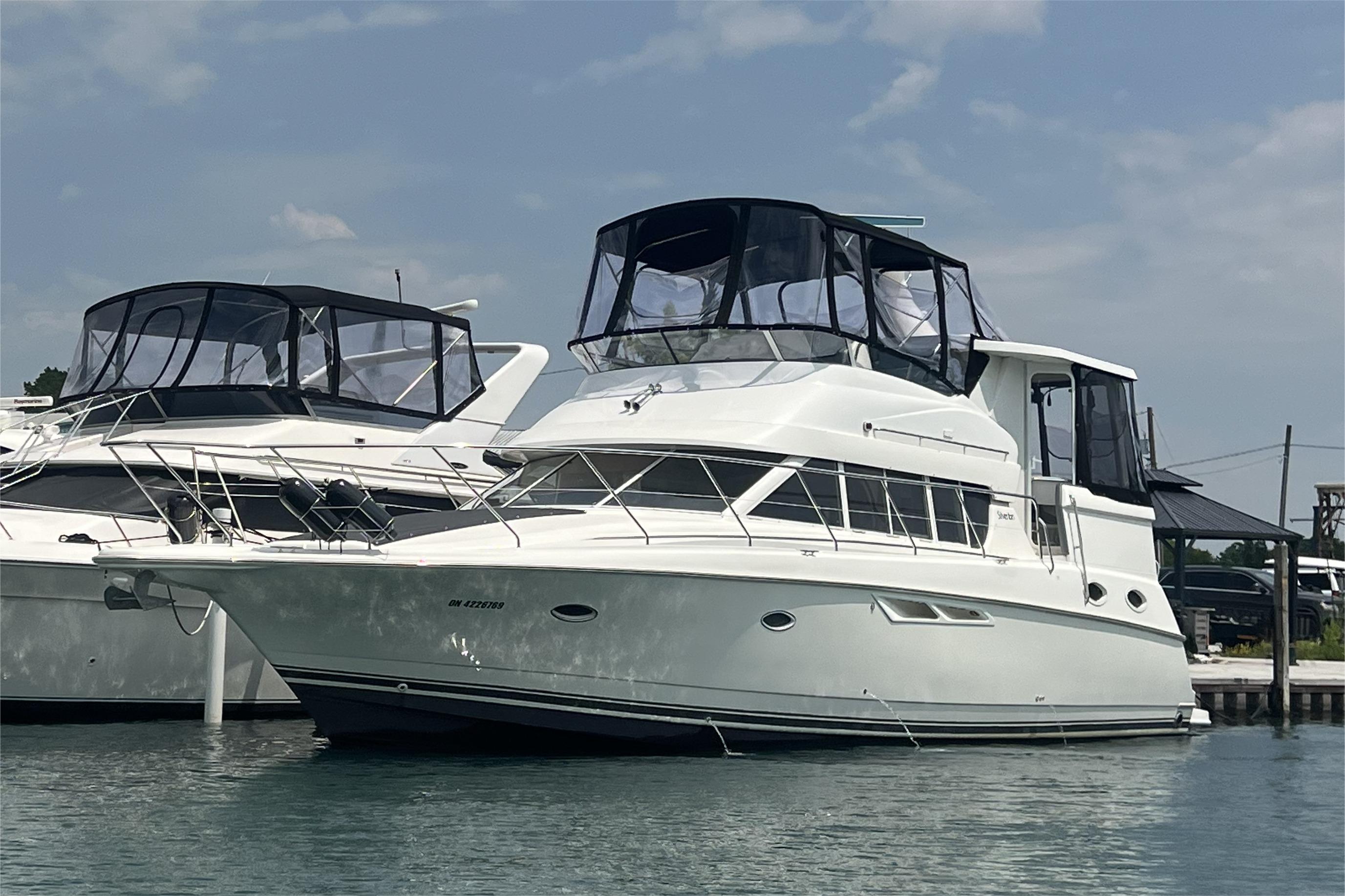 1998 Silverton 402 Motor Yacht