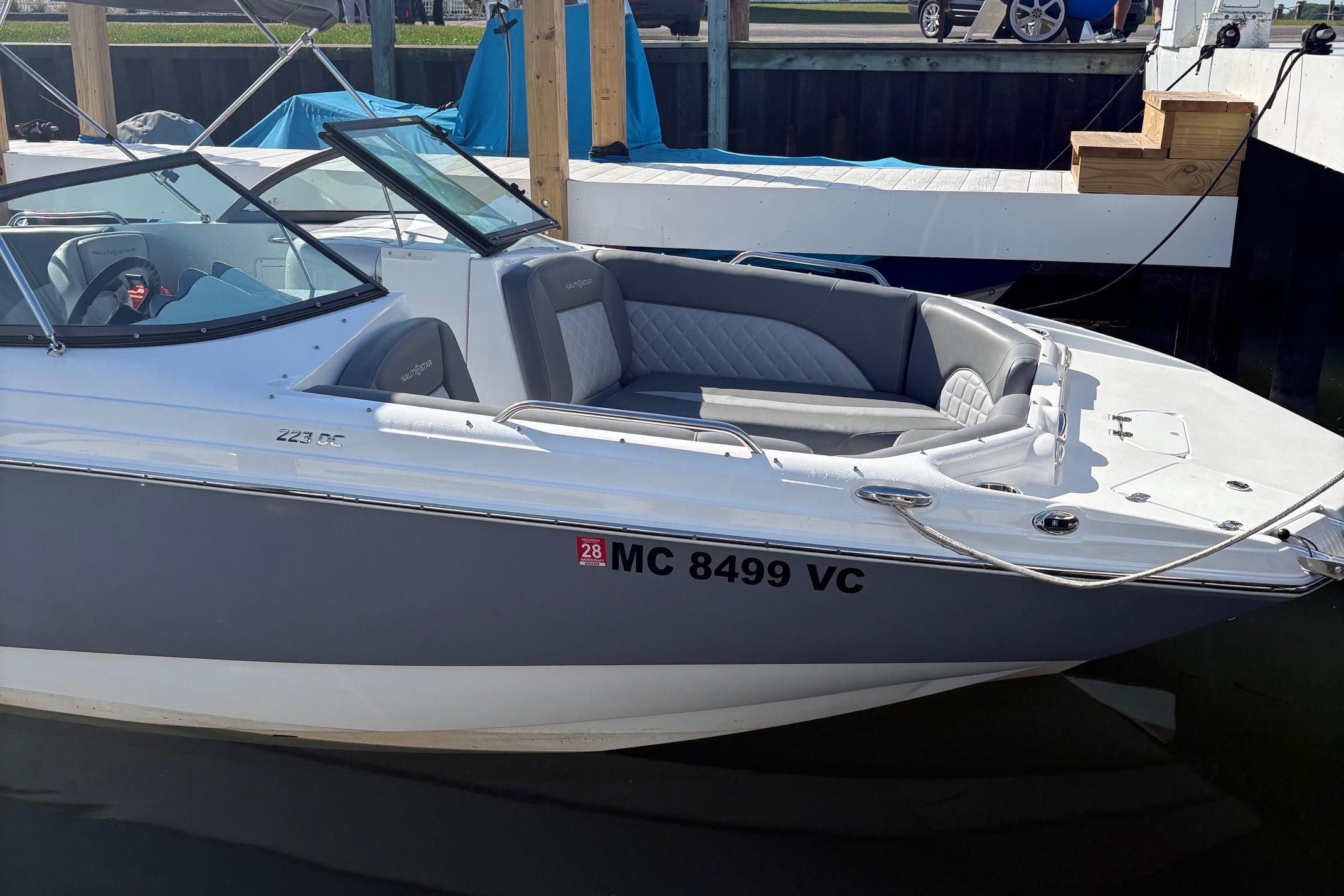 2026 NauticStar 223 DC