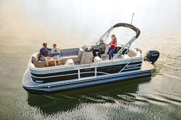 2025 Ranger Reata 220C