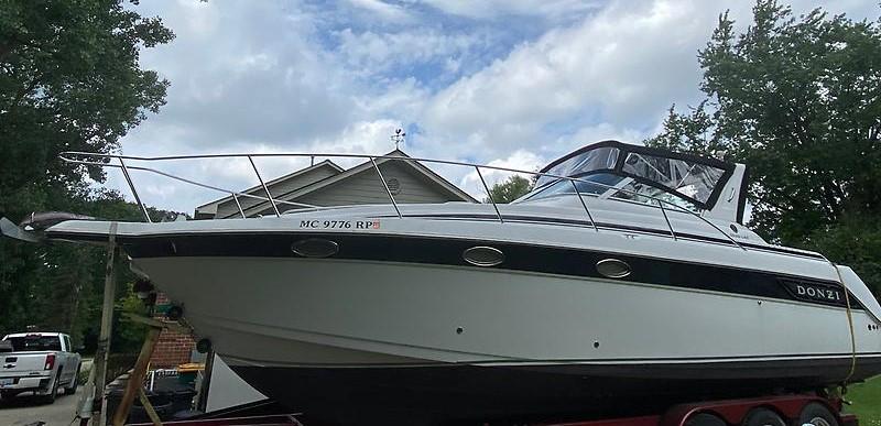 1998 Donzi 3250