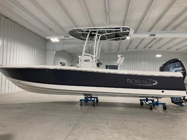 2026 Robalo 246 Cayman