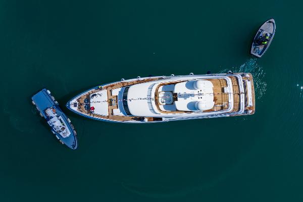 Custom Line Navetta 33