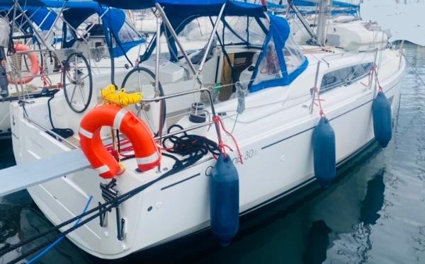 2022 Beneteau Oceanis 30.1