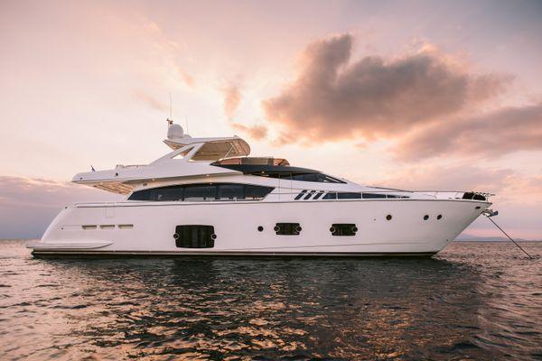 2010 Ferretti Yachts 800