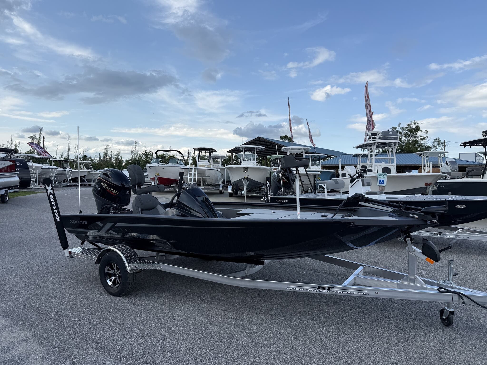 2026 Xpress Hyper-Lift Bass Series H18