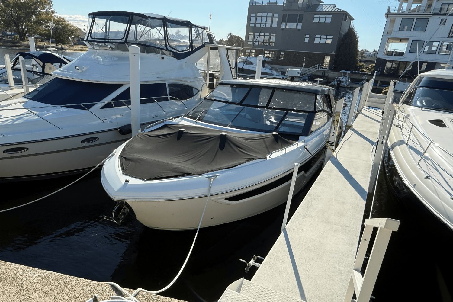 2020 Cruisers Yachts 38 GLS