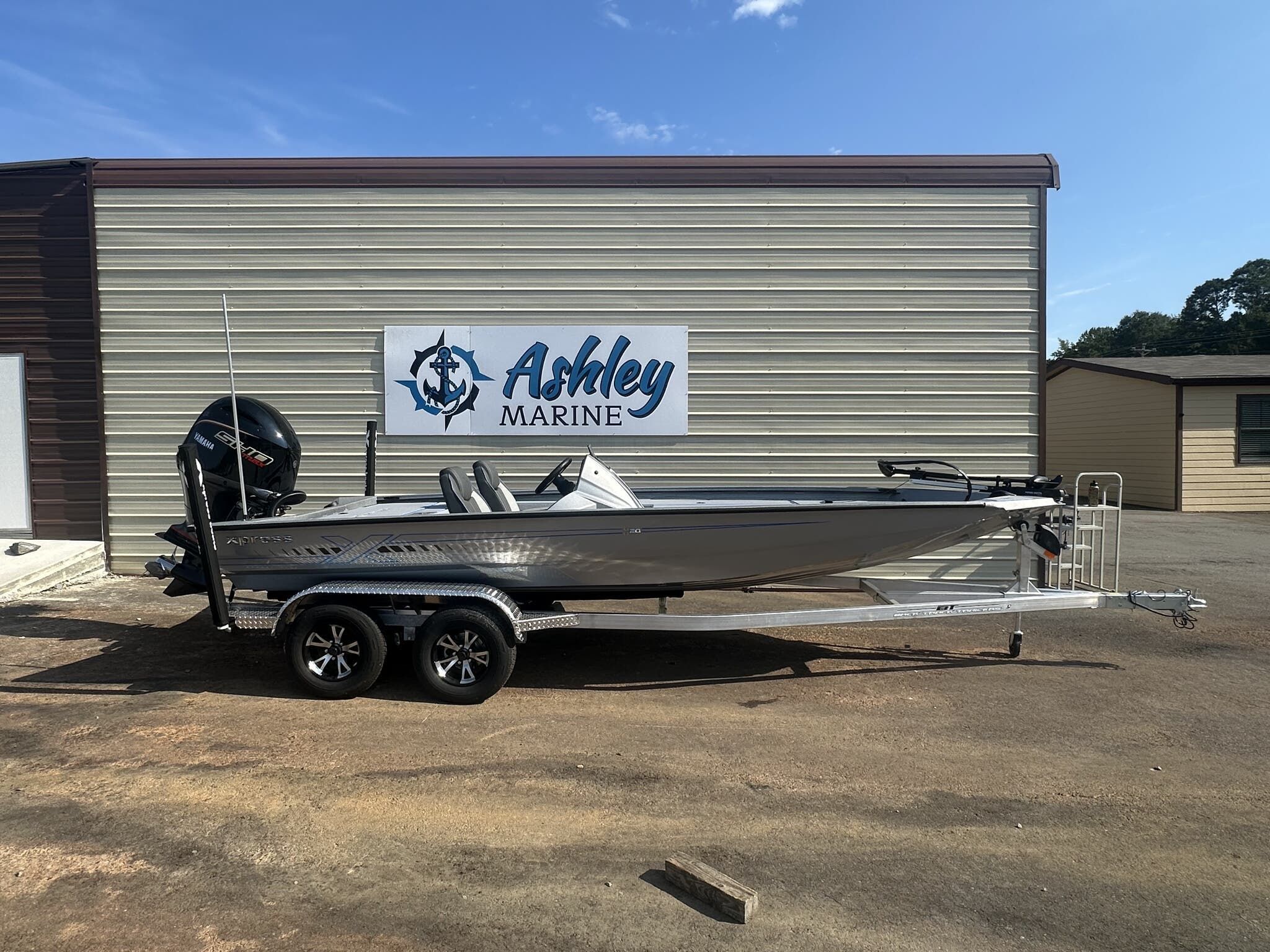 2026 Xpress Hyper-Lift Bass Series H20
