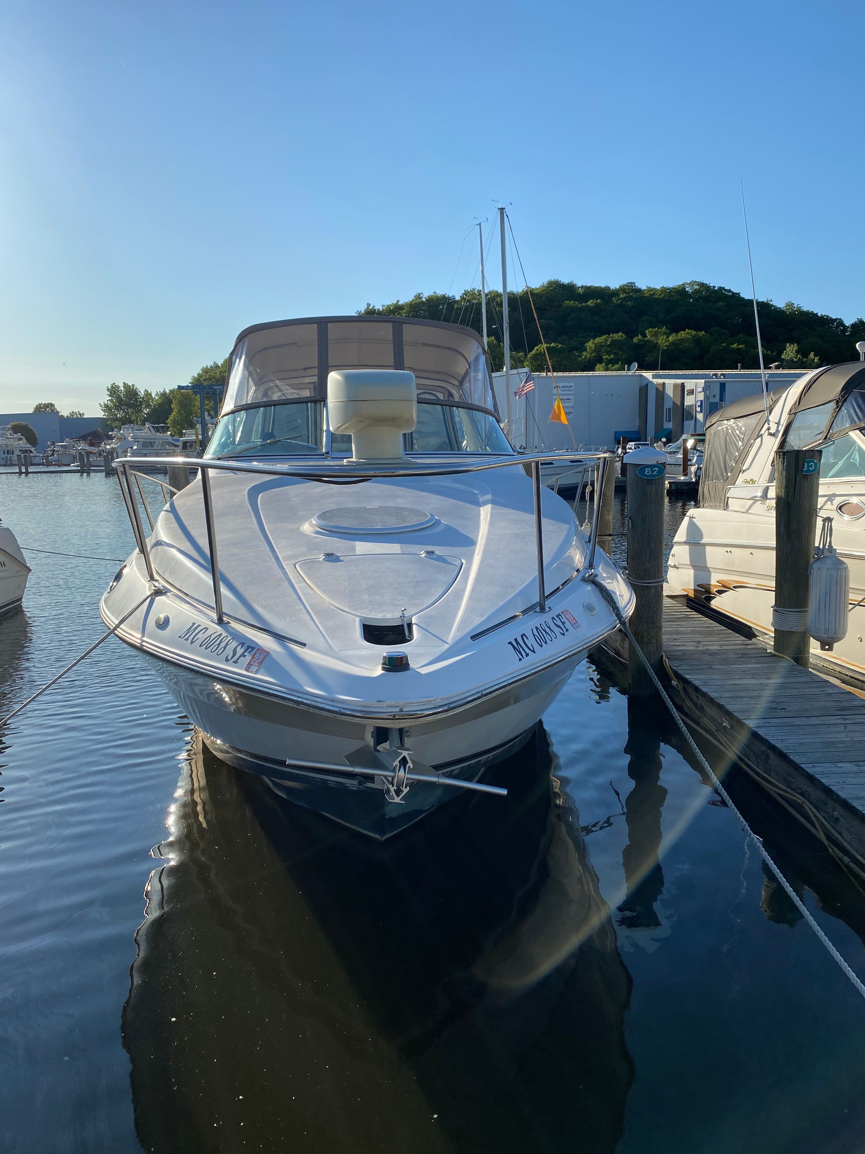 2002 New Cruiser Yachts 3075