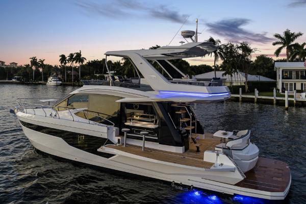 Galeon 500 Fly Luxurious 2025 Galeon 500 Fly yacht at sunset, featuring sleek design and modern amenities.