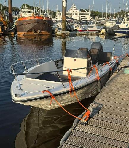1989 Boston Whaler Rover Marine Fishing Rover