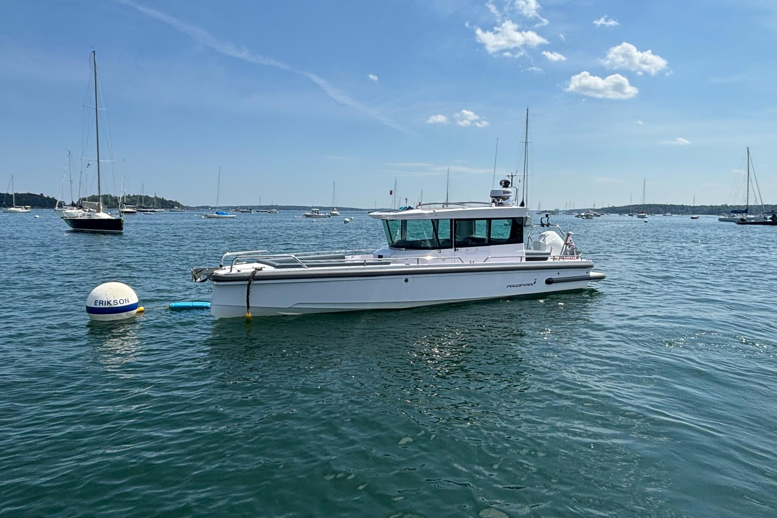 2023 Axopar 28 CABIN