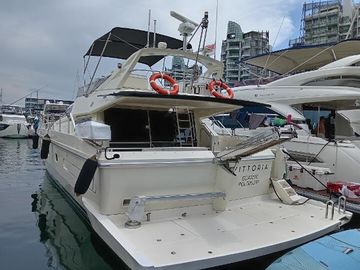 1995 Ferretti Yachts 175