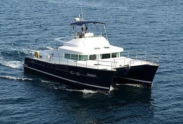 2005 Lagoon Power 43