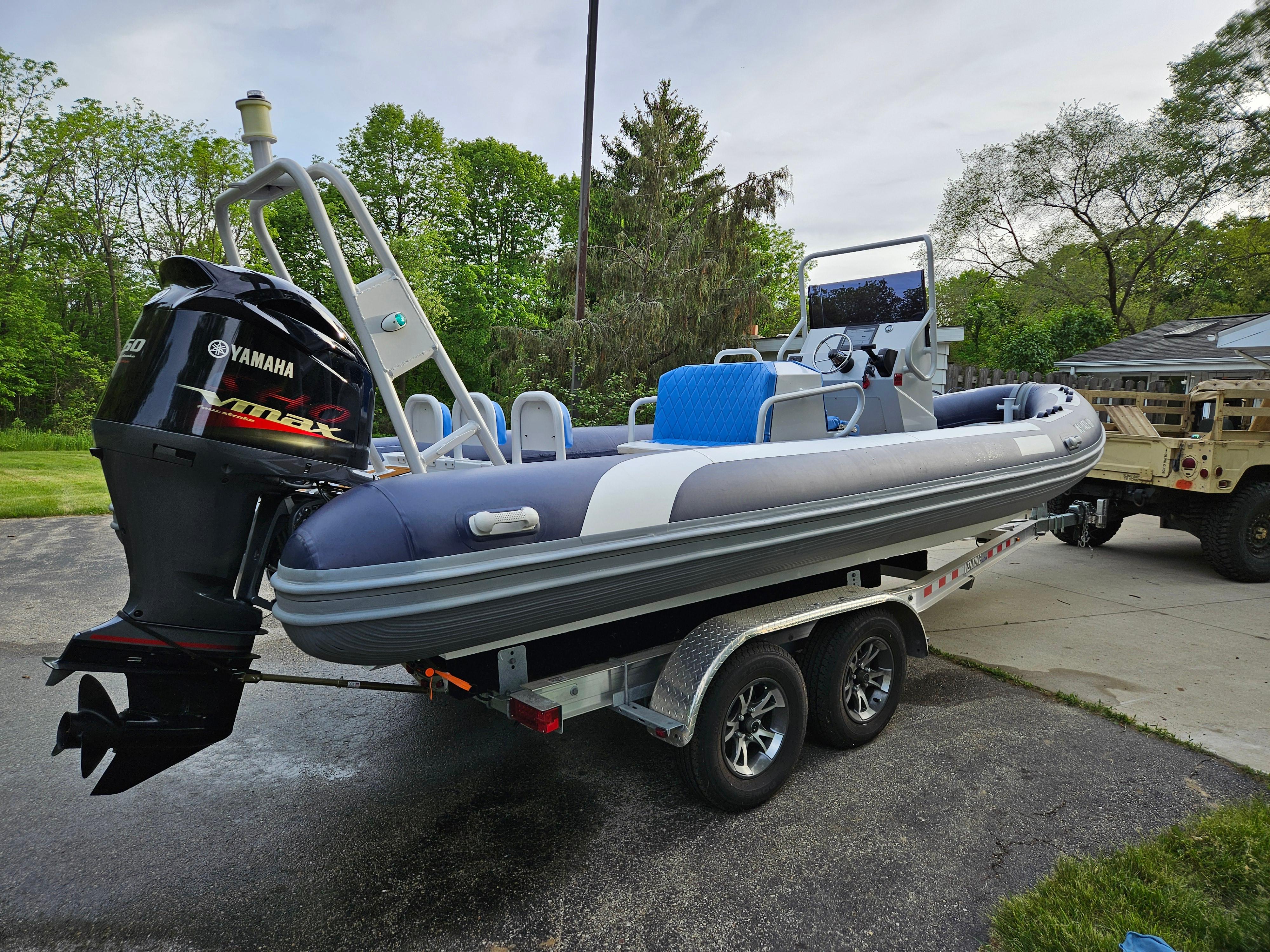 2021 Custom Tender 700