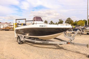 2020 Key Largo 1800 Center Console