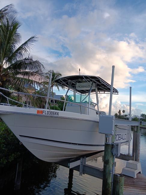 1998 Robalo 2420