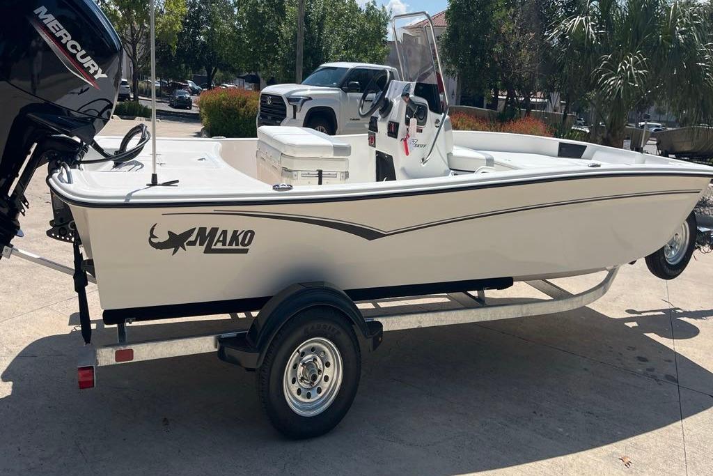 2026 Mako Pro Skiff 17 CC