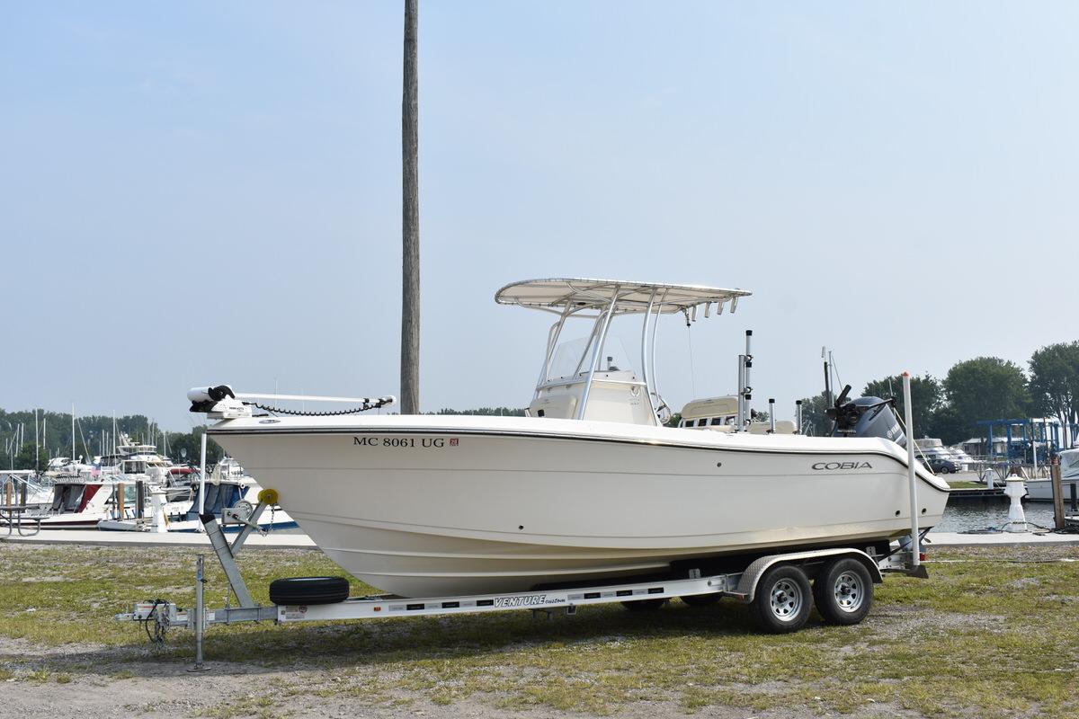 2019 Cobia 237 Center Console