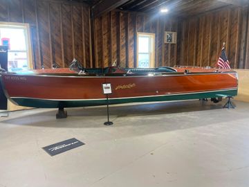 1997 Hacker-Craft 26' Runabout