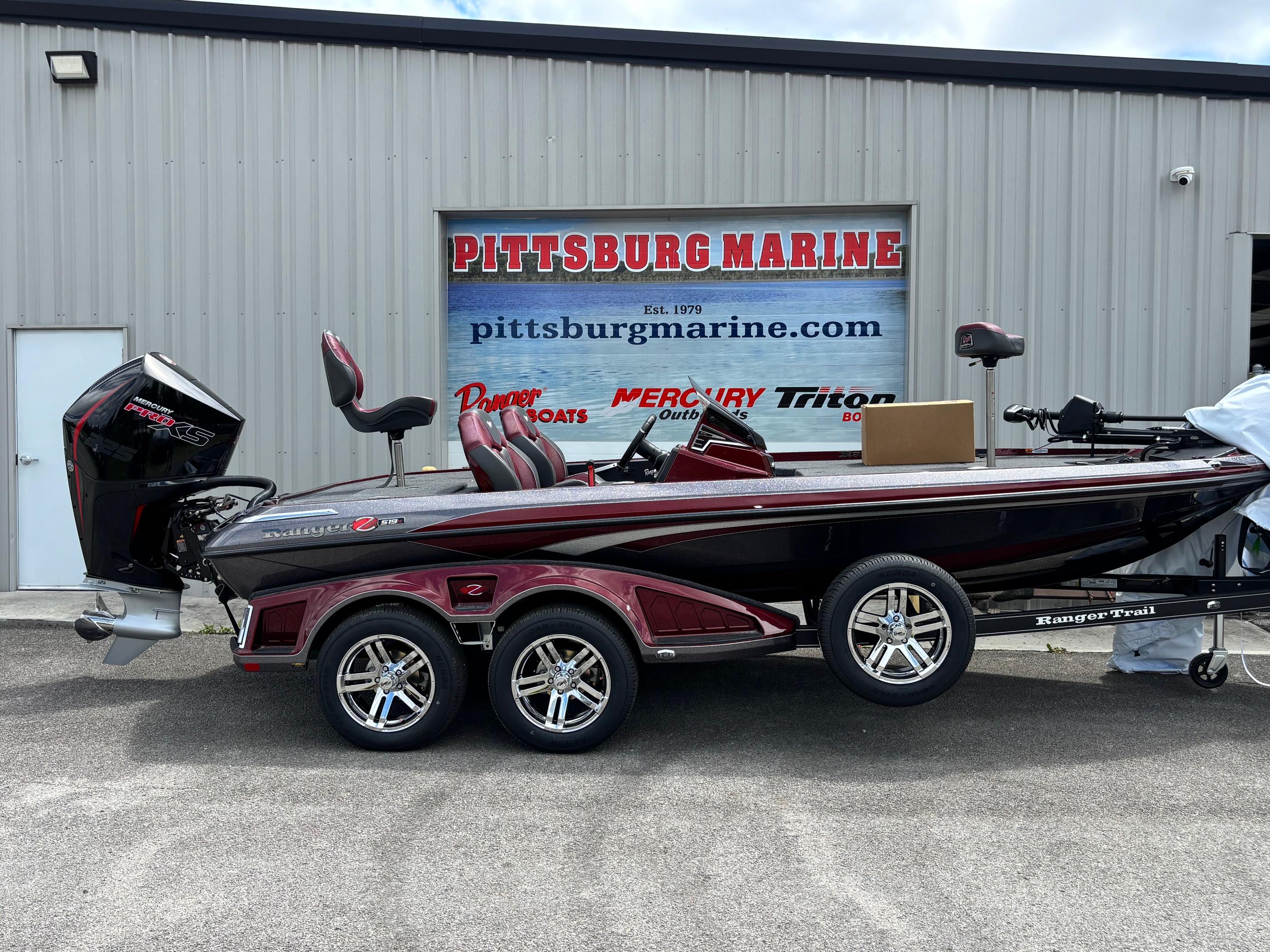 Ranger Z519R 2025 Ranger Z519R boat at Pittsburg Marine dealership, featuring sleek design and powerful engine.