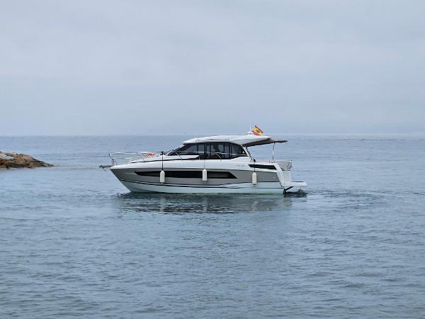Jeanneau NC 33