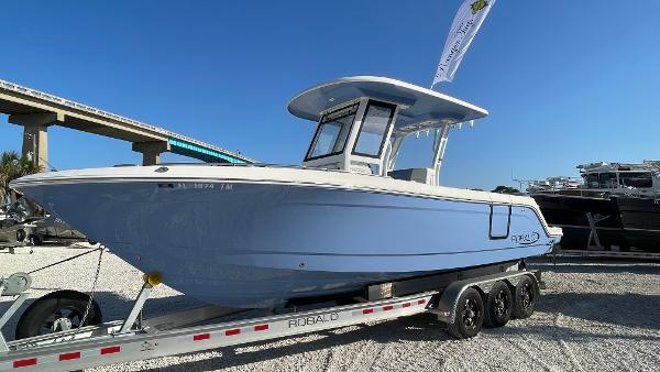 2023 Robalo R272 Center Console