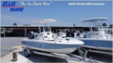 2025 Robalo 206 Cayman