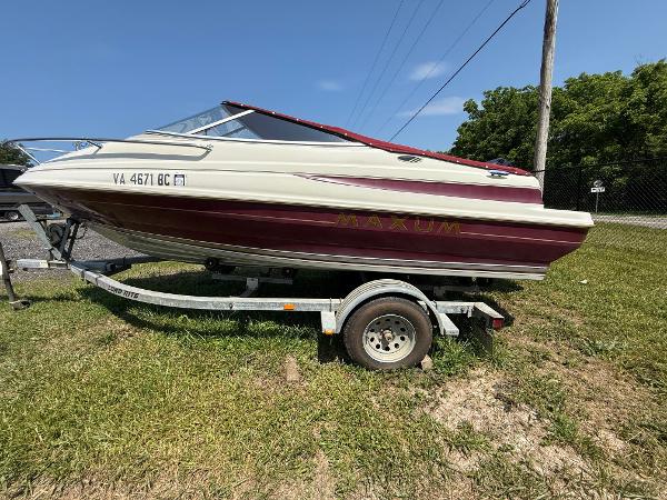 1997 Maxum 18