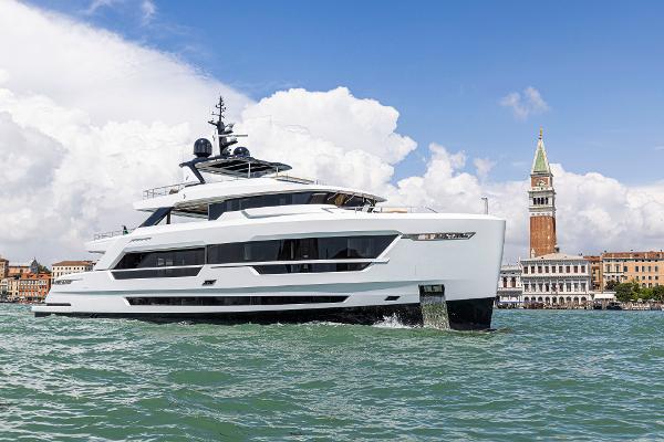 2027 Ocean King Ducale 120