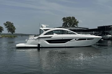 2018 Cruisers Yachts 50 Cantius