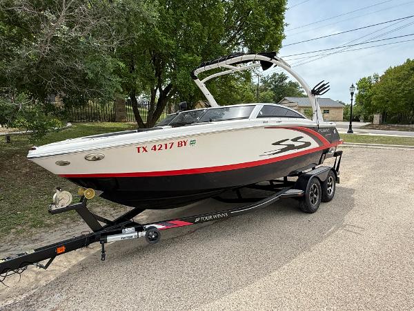 2013 Four Winns H210SS