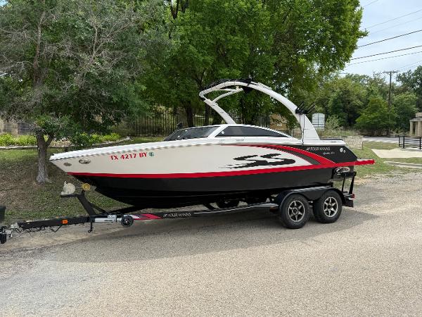 2013 Four Winns H210SS
