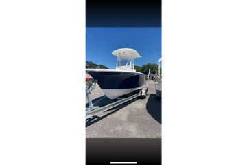 2017 Sea Hunt Ultra 225