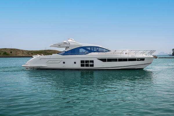 2019 Azimut S7