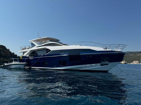 Azimut Grande 27 METRI Azimut Grande 27 METR