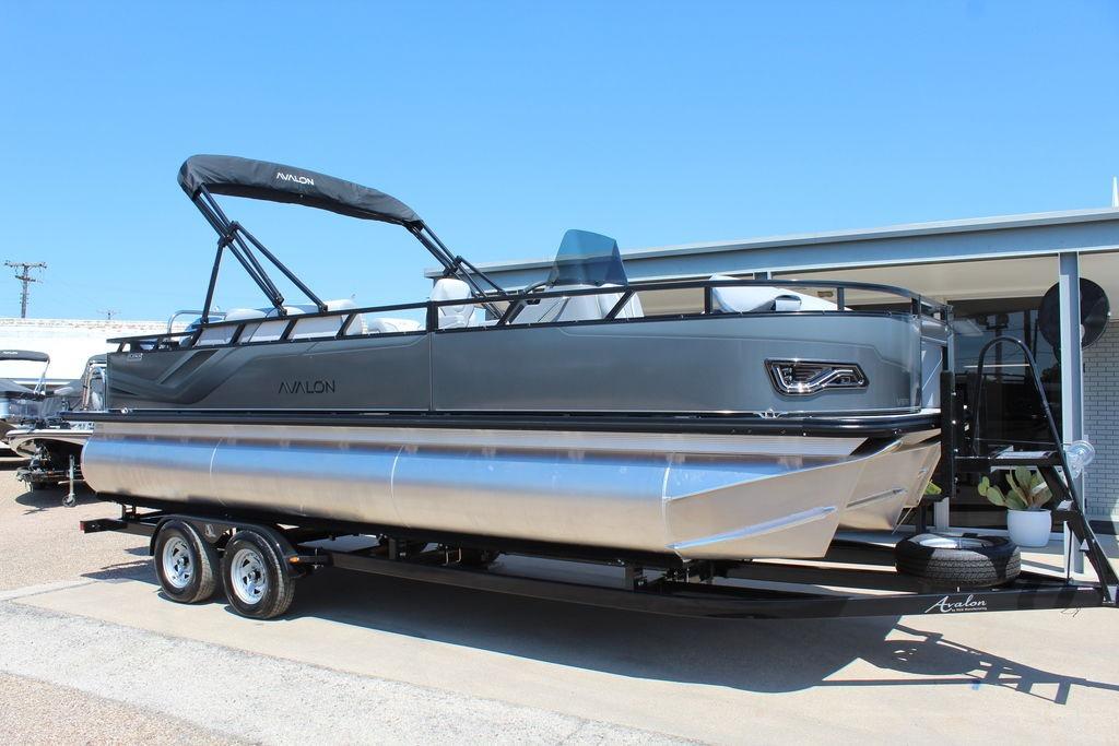 2026 Avalon Venture 85 Center Console Fish 23 FT