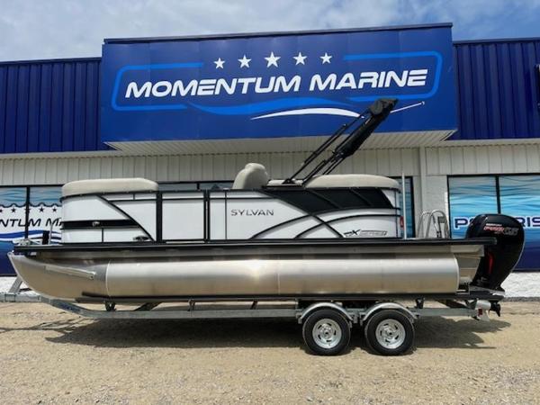 Sylvan Mirage X X1 2023 Sylvan Mirage X X1 pontoon boat at Momentum Marine dealership.