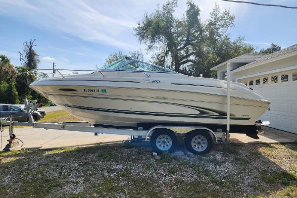 2001 Sea Ray 215 Express Cruiser