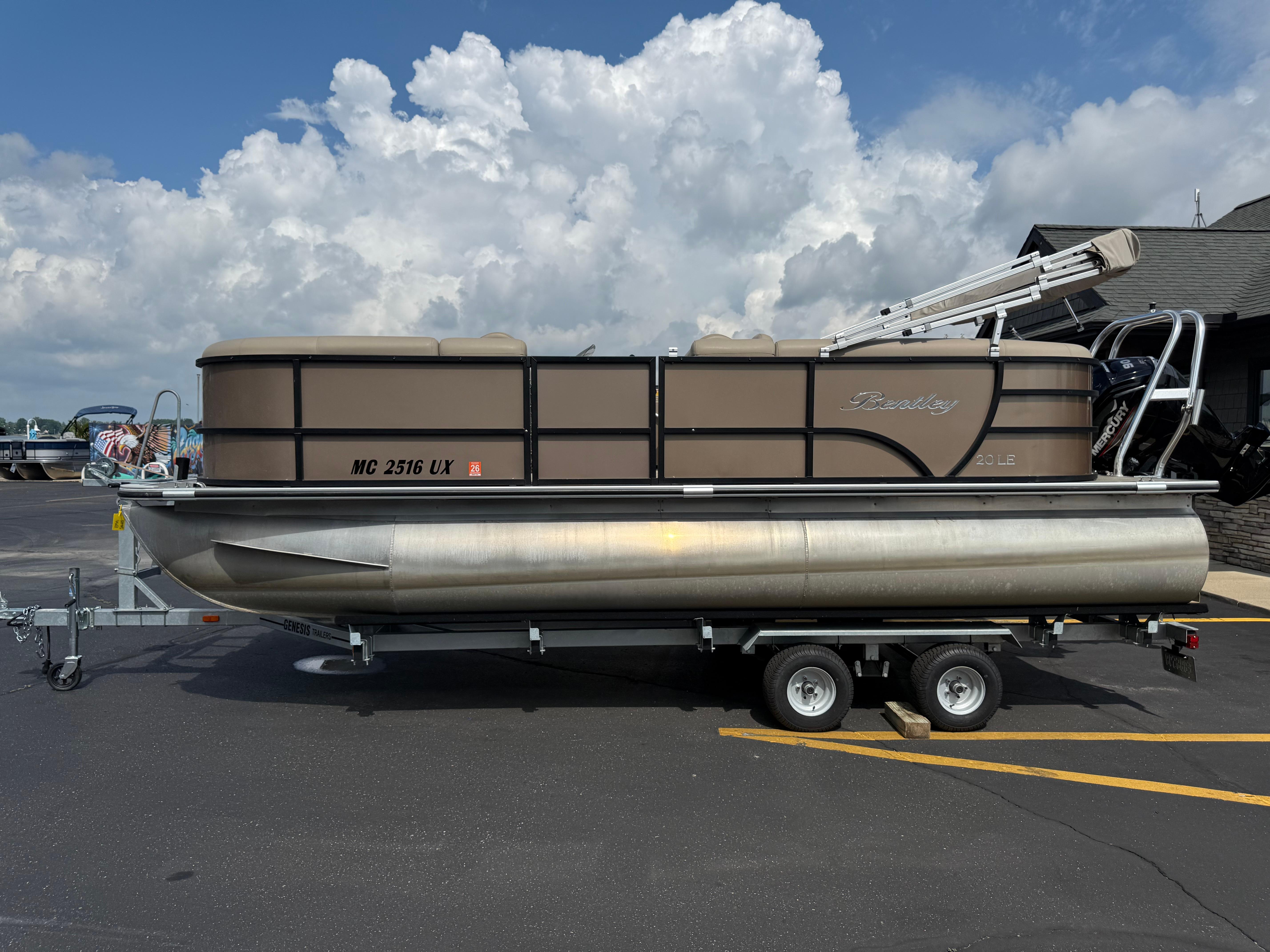 2023 Bentley Pontoons LE 200