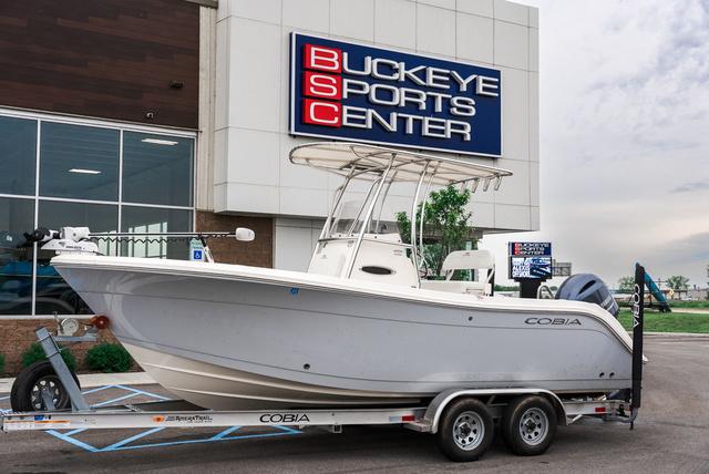 2022 Cobia 220 CC